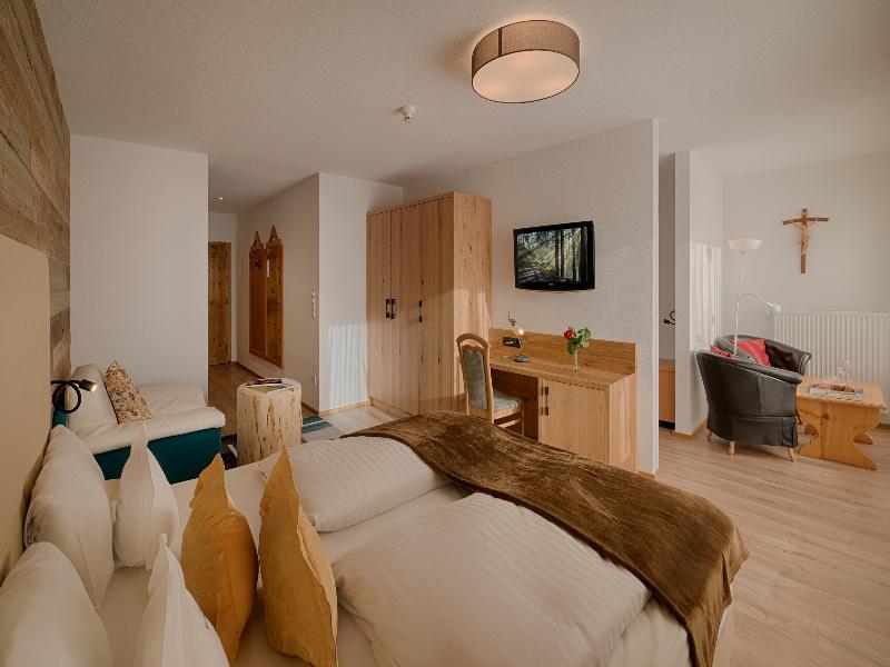 Hotel Kristall image