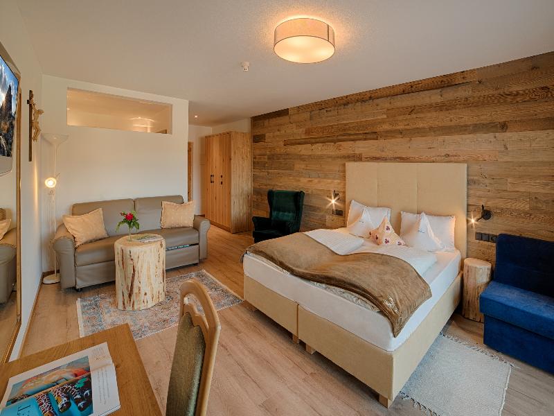 Hotel Kristall image
