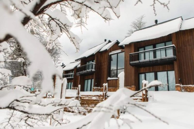 El Refugio Ski & Summer Lodge image