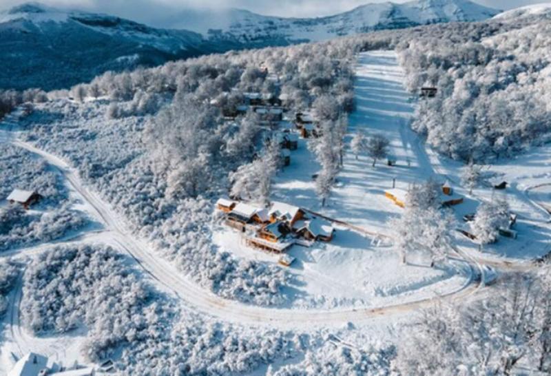 El Refugio Ski & Summer Lodge image