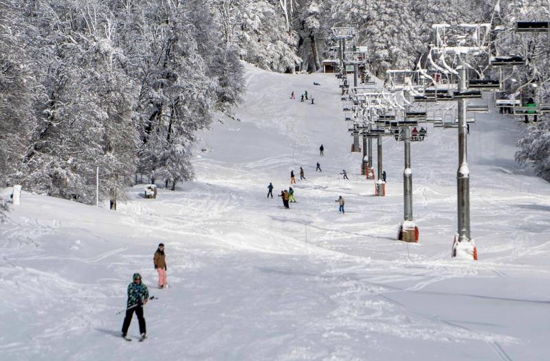 El Refugio Ski & Summer Lodge image