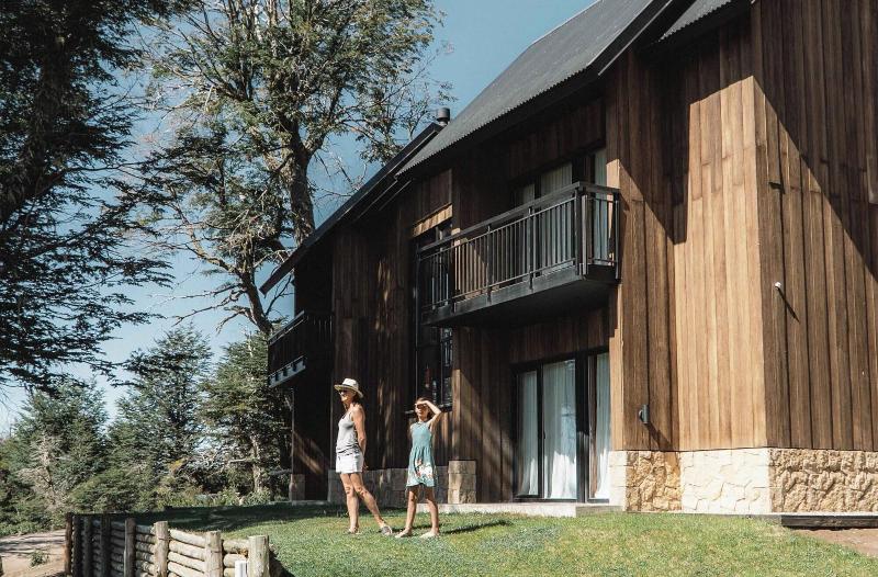El Refugio Ski & Summer Lodge image