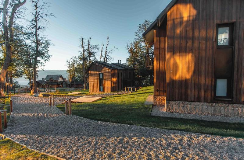 El Refugio Ski & Summer Lodge image