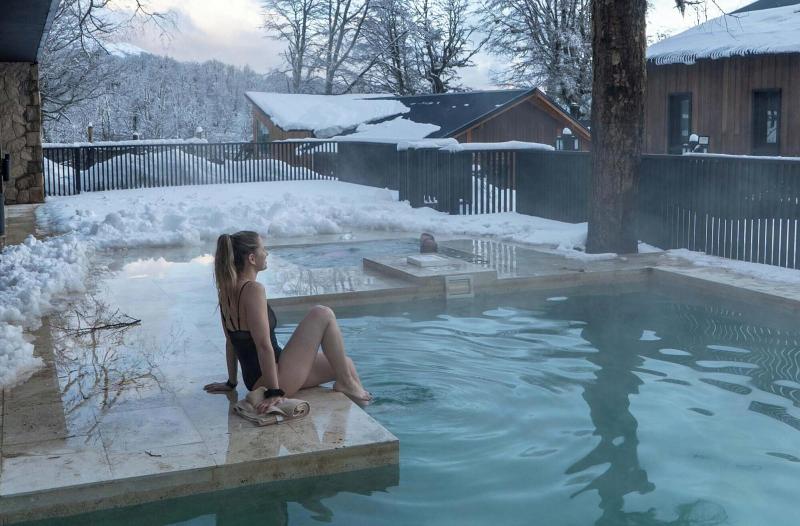El Refugio Ski & Summer Lodge image