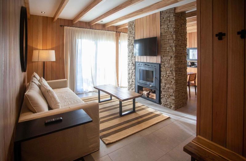 El Refugio Ski & Summer Lodge image