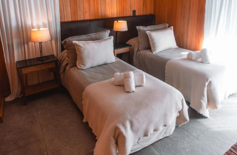 El Refugio Ski & Summer Lodge image