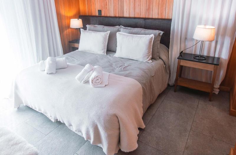 El Refugio Ski & Summer Lodge image