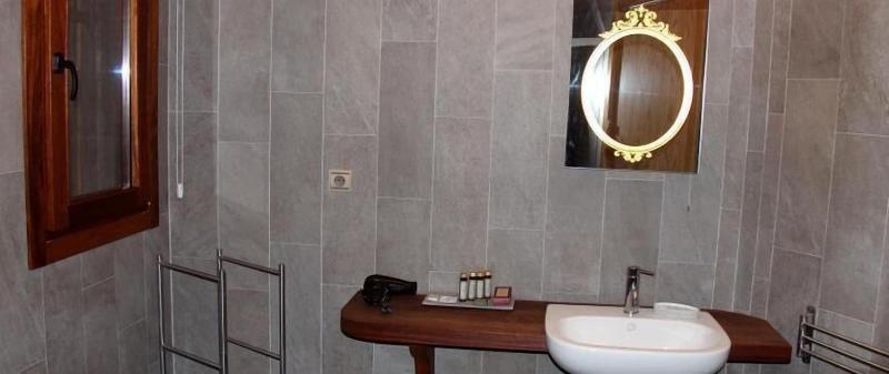 Hotel Quercus Tierra image