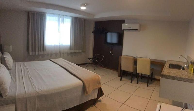 Happy Hotel ManaÃ­ra image