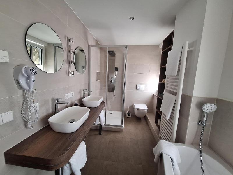 Hotel am Schloss image