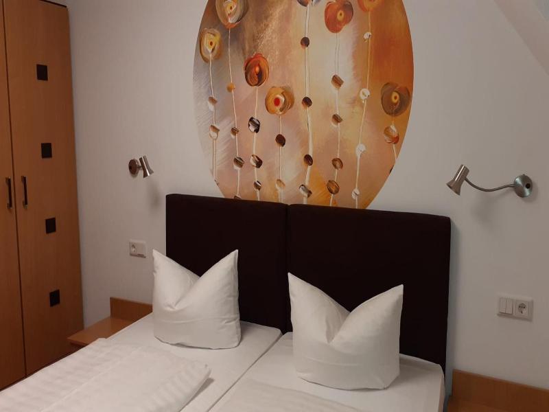 Hotel am Schloss image