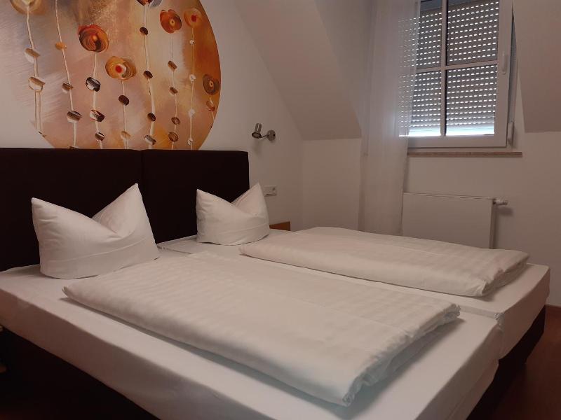 Hotel am Schloss image