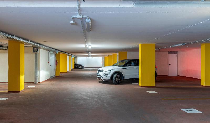 Aris Apartments - TonelliHotels image