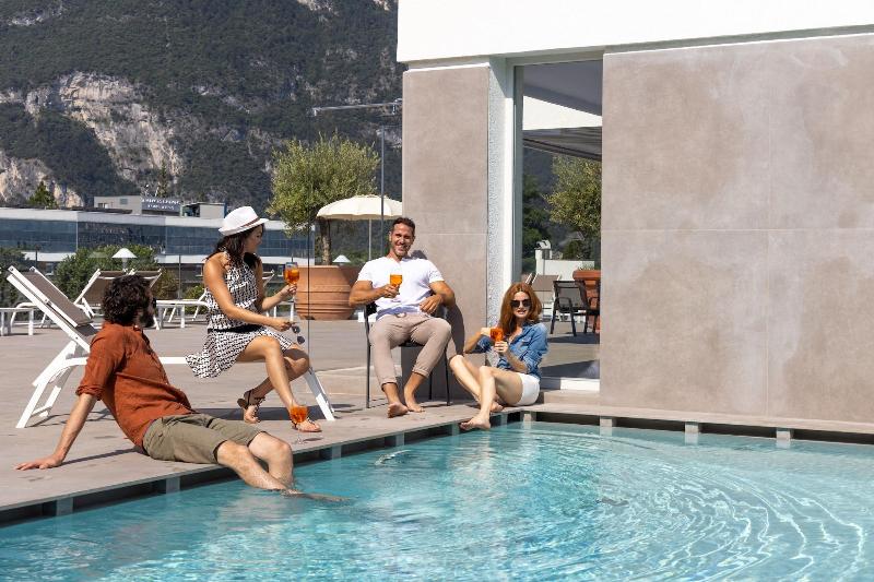 Aris Apartments - TonelliHotels image
