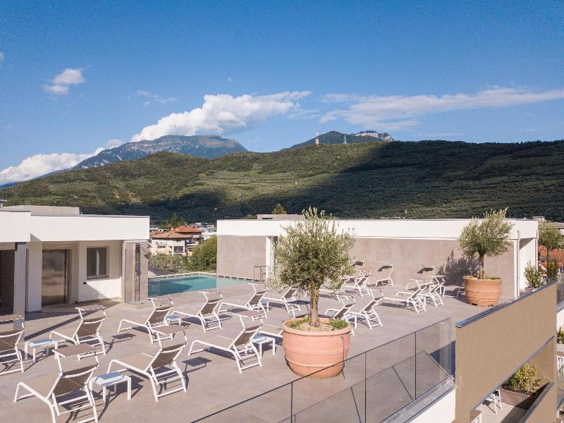 Aris Apartments - TonelliHotels image
