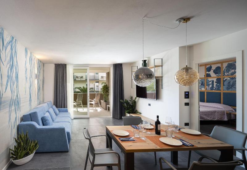 Aris Apartments - TonelliHotels image