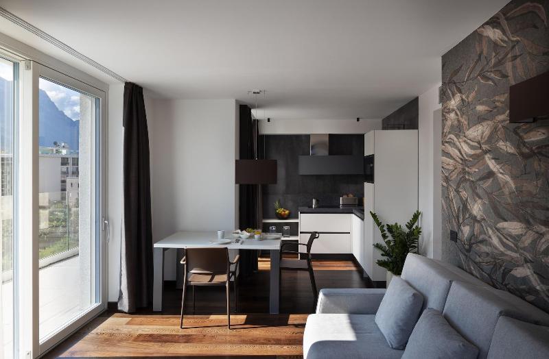 Aris Apartments - TonelliHotels image