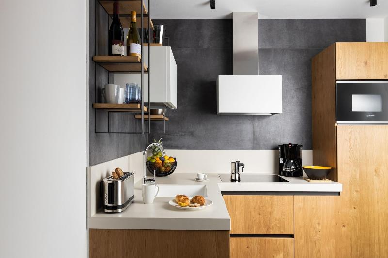 Aris Apartments - TonelliHotels image