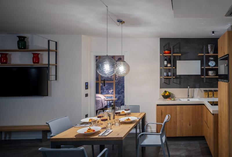 Aris Apartments - TonelliHotels image