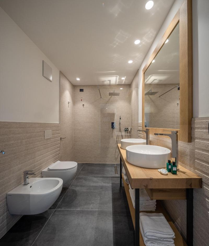 Aris Apartments - TonelliHotels image
