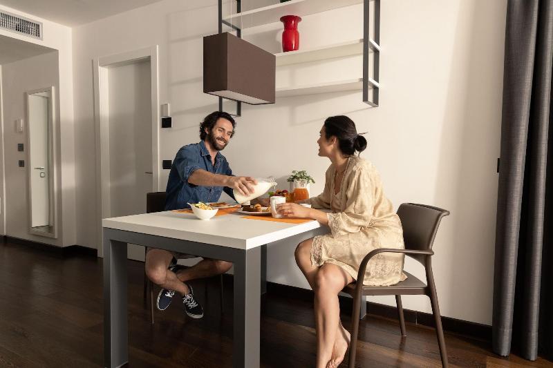 Aris Apartments - TonelliHotels image