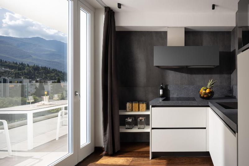 Aris Apartments - TonelliHotels image