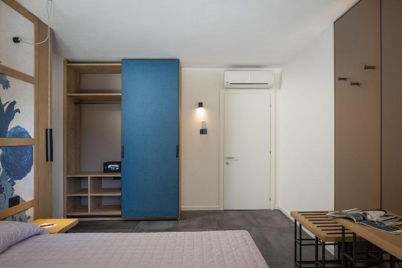 Aris Apartments - TonelliHotels image