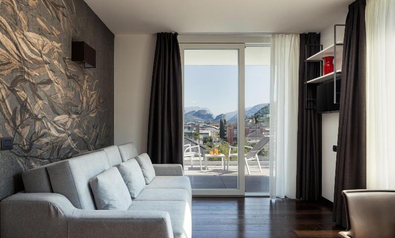 Aris Apartments - TonelliHotels image