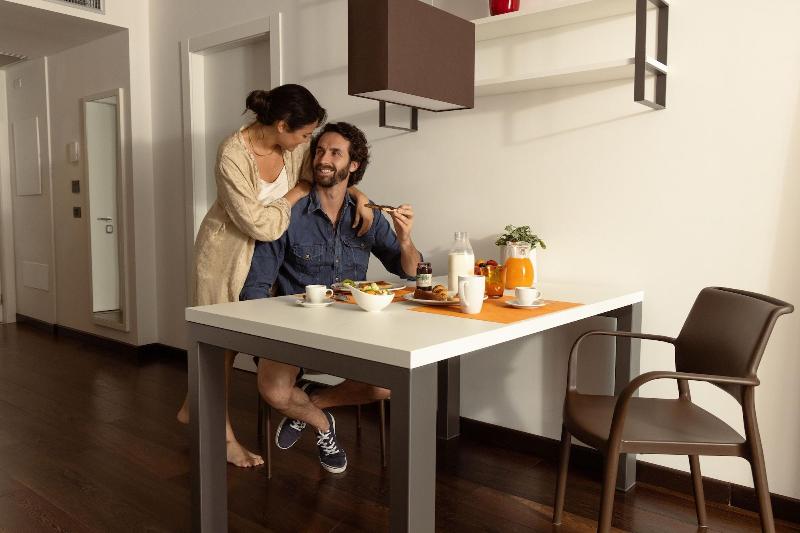 Aris Apartments - TonelliHotels image