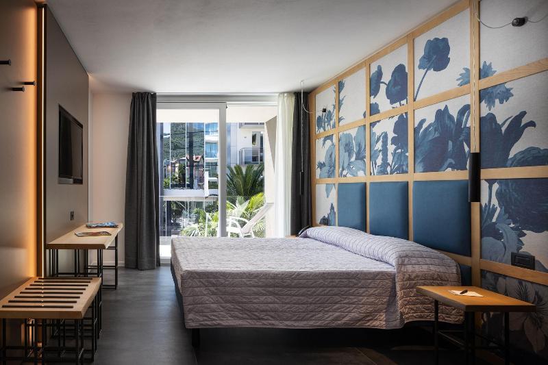 Aris Apartments - TonelliHotels image