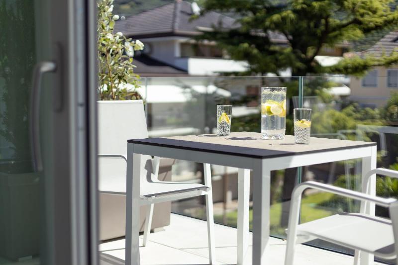 Aris Apartments - TonelliHotels image