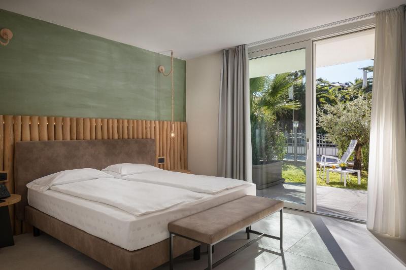 Aris Apartments - TonelliHotels image