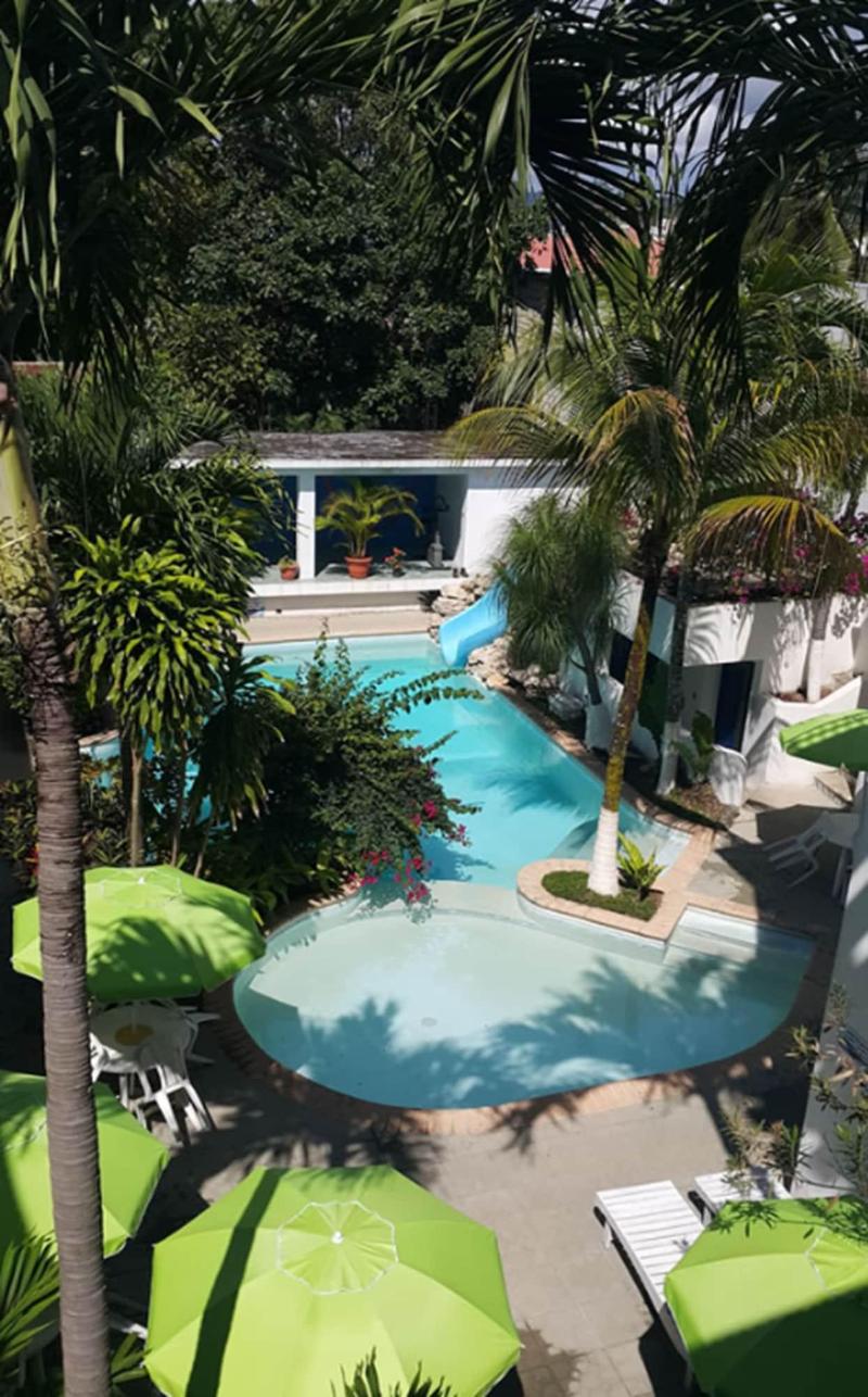 Hotel Casa Flores De Tikal — exterior view