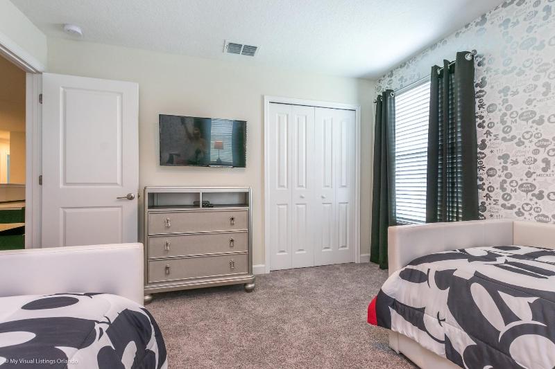 1521mc Amazing Champions Gate 8 Bedroom 5 Bed image