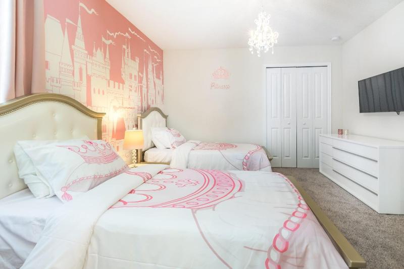 1521mc Amazing Champions Gate 8 Bedroom 5 Bed image