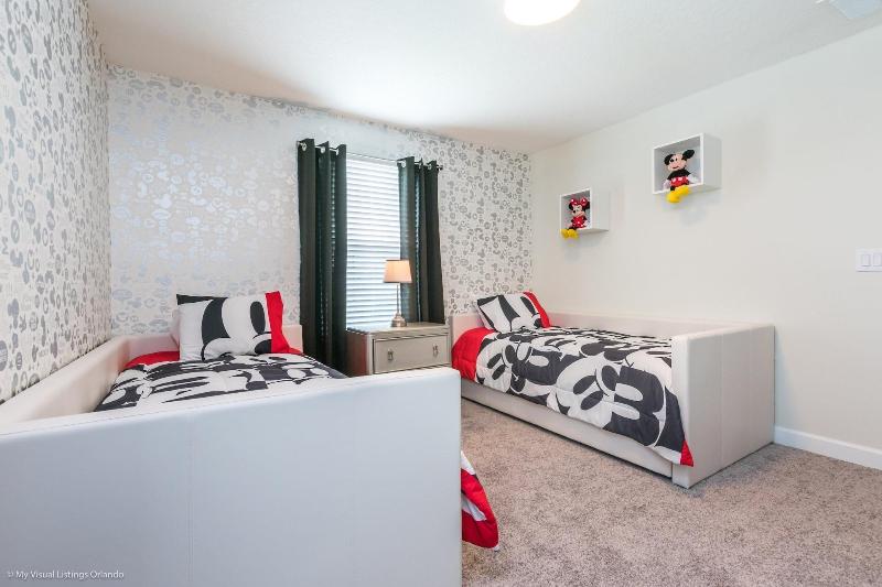 1521mc Amazing Champions Gate 8 Bedroom 5 Bed image