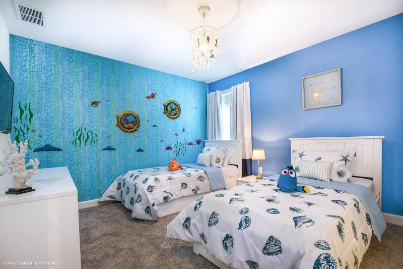 1521mc Amazing Champions Gate 8 Bedroom 5 Bed image