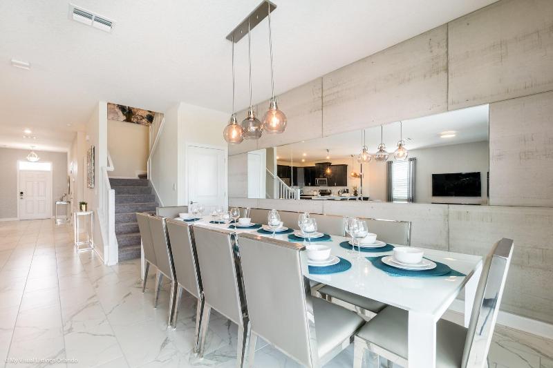1521mc Amazing Champions Gate 8 Bedroom 5 Bed image