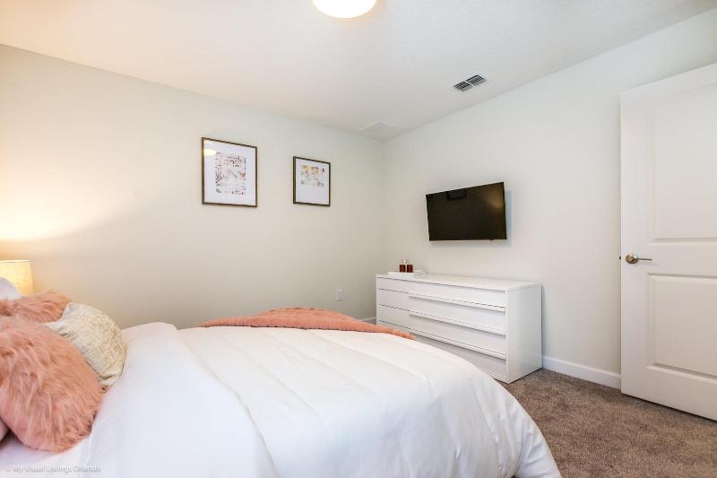 1521mc Amazing Champions Gate 8 Bedroom 5 Bed image