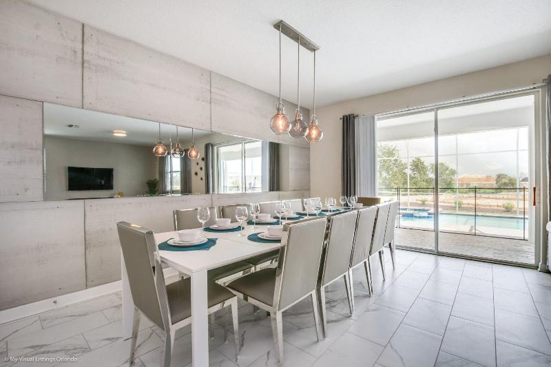 1521mc Amazing Champions Gate 8 Bedroom 5 Bed image