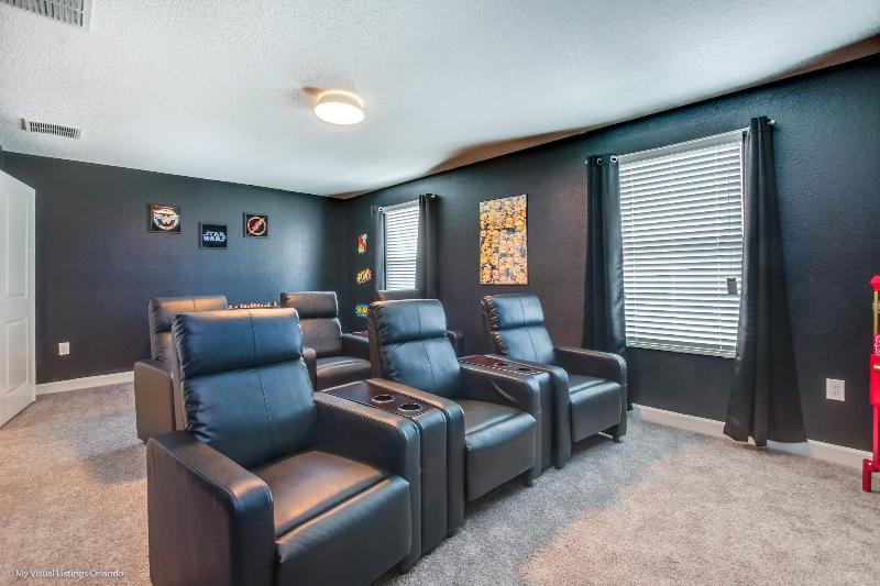 1521mc Amazing Champions Gate 8 Bedroom 5 Bed image