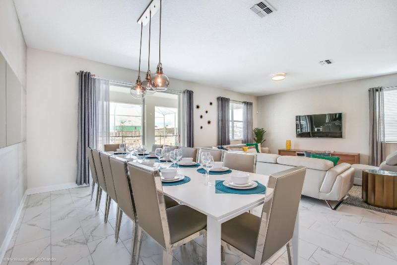 1521mc Amazing Champions Gate 8 Bedroom 5 Bed image
