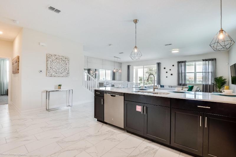 1521mc Amazing Champions Gate 8 Bedroom 5 Bed image