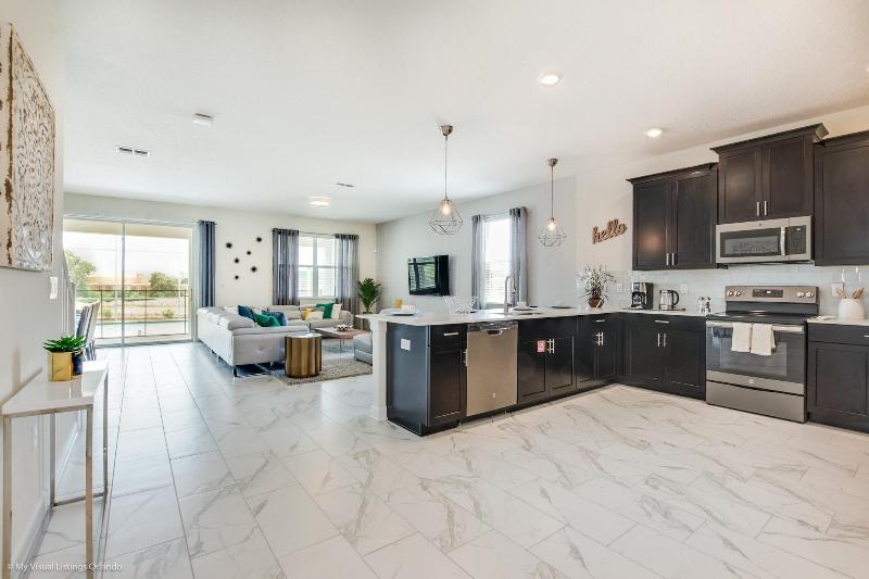 1521mc Amazing Champions Gate 8 Bedroom 5 Bed image