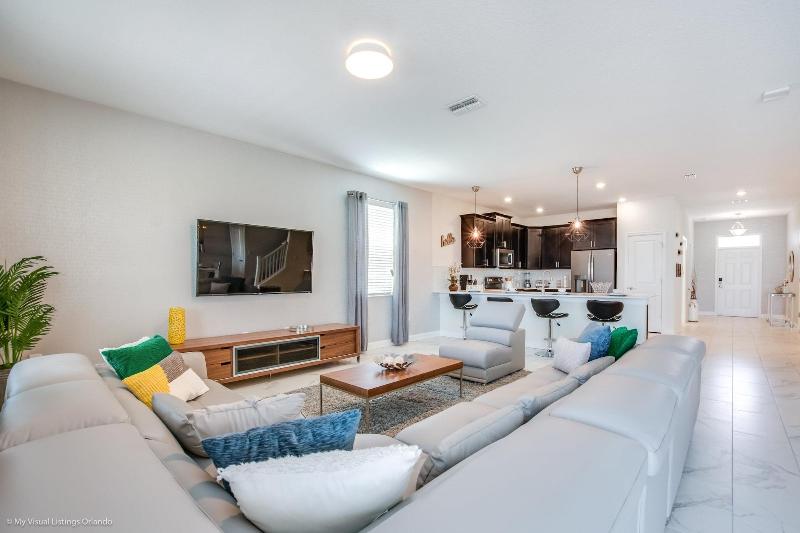 1521mc Amazing Champions Gate 8 Bedroom 5 Bed image
