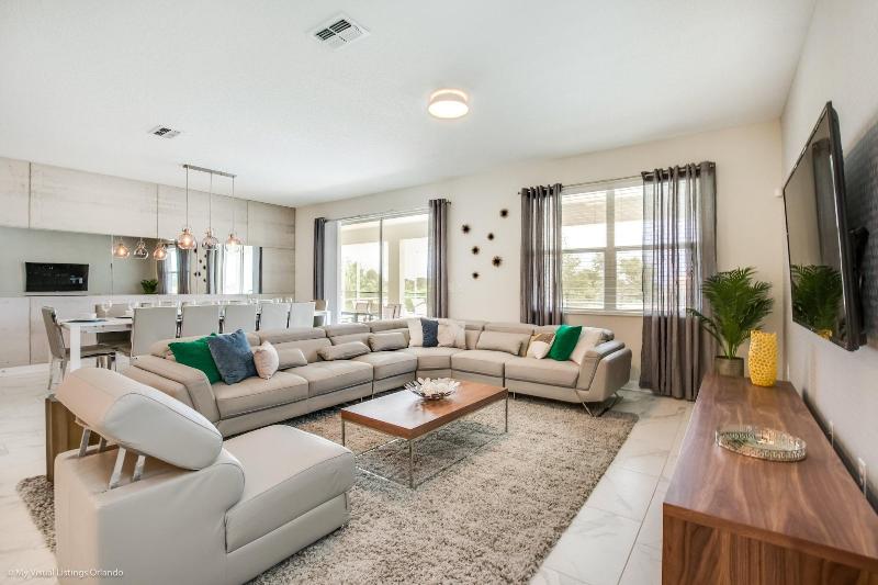 1521mc Amazing Champions Gate 8 Bedroom 5 Bed image