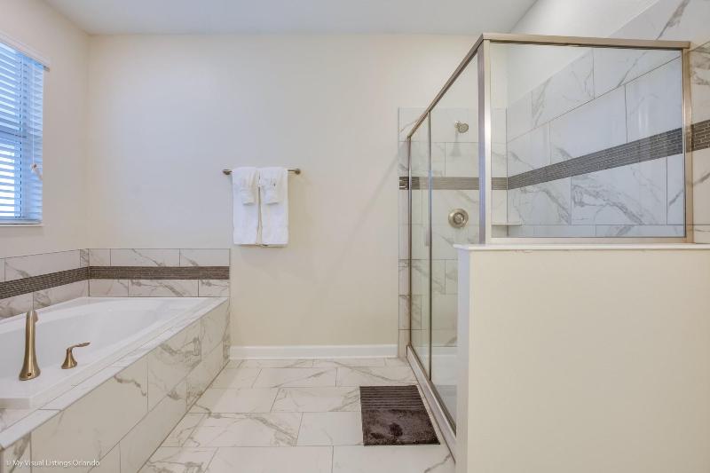 1521mc Amazing Champions Gate 8 Bedroom 5 Bed image