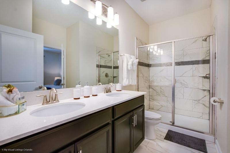 1521mc Amazing Champions Gate 8 Bedroom 5 Bed image