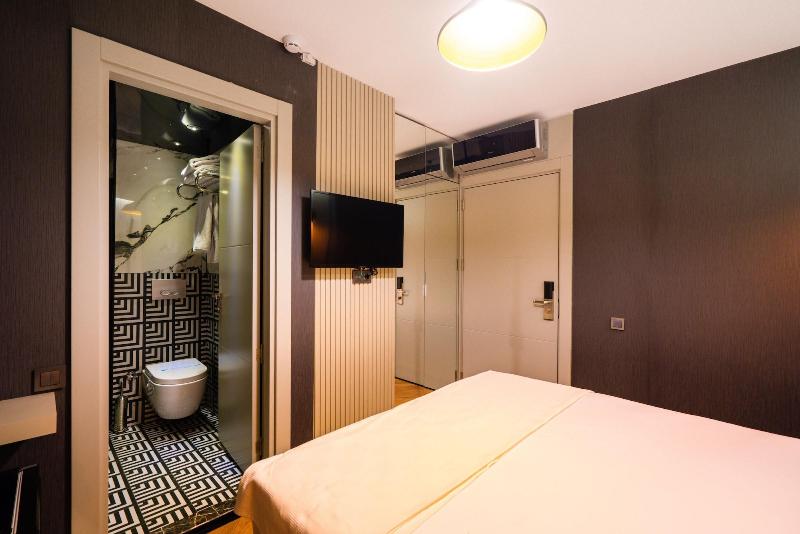 Basel Hotel image