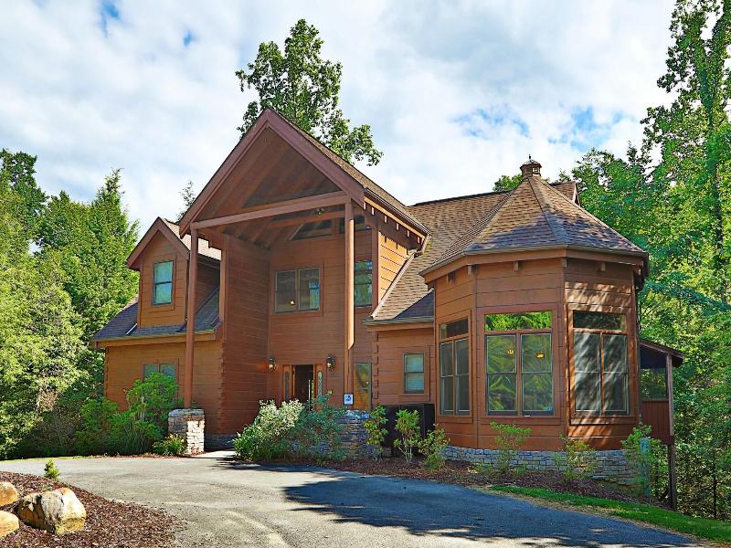 Majestic Manor - Five Bedroom Cabin, Sevierville